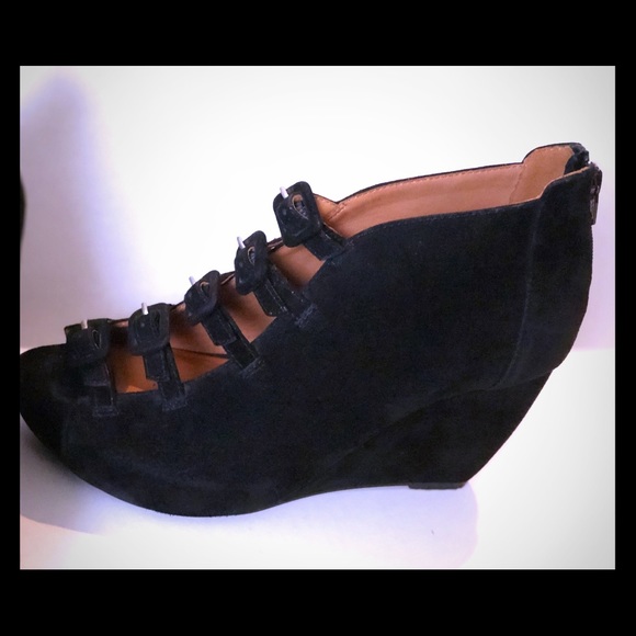 L'Amour Shoes - 💋 L’Amour Des Pieds Leather Wedge